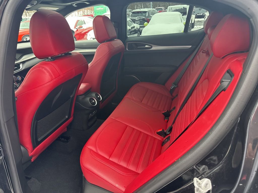 Used 2023 Alfa Romeo Stelvio Veloce image 41