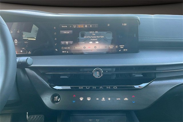 Certified 2025 Nissan Murano SV image 6