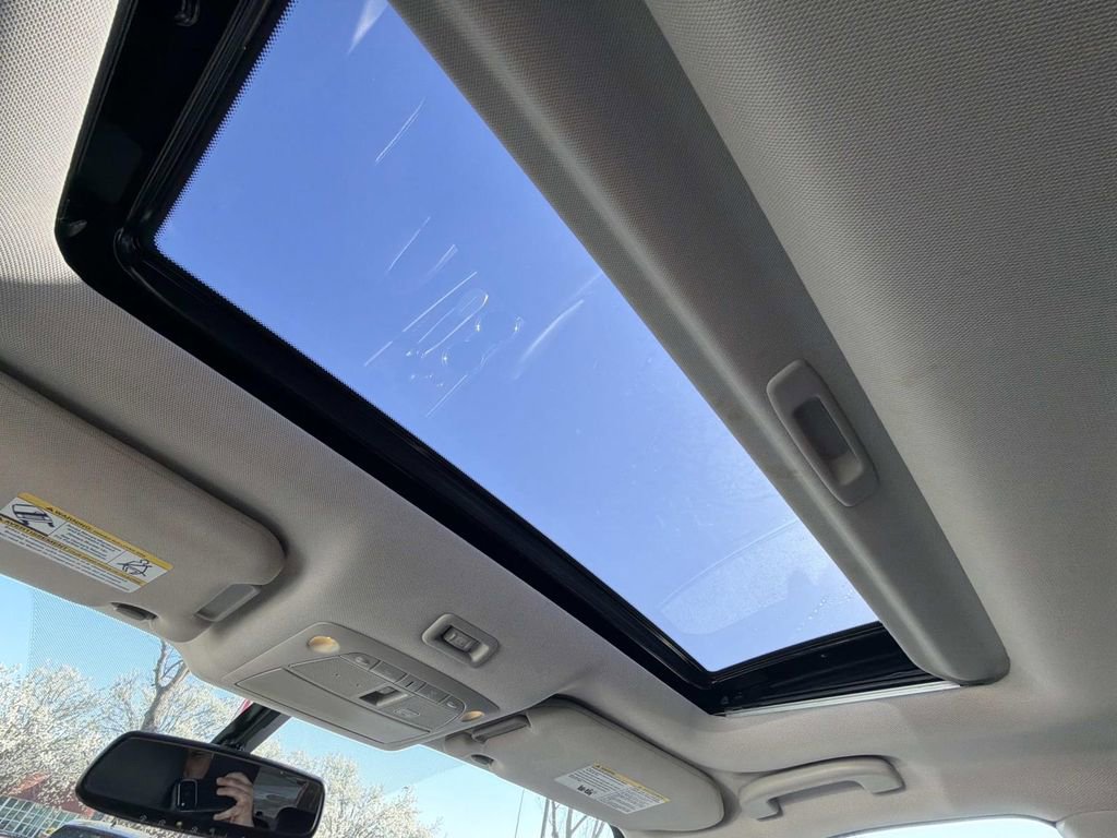 Used 2017 Nissan Pathfinder Platinum image 20