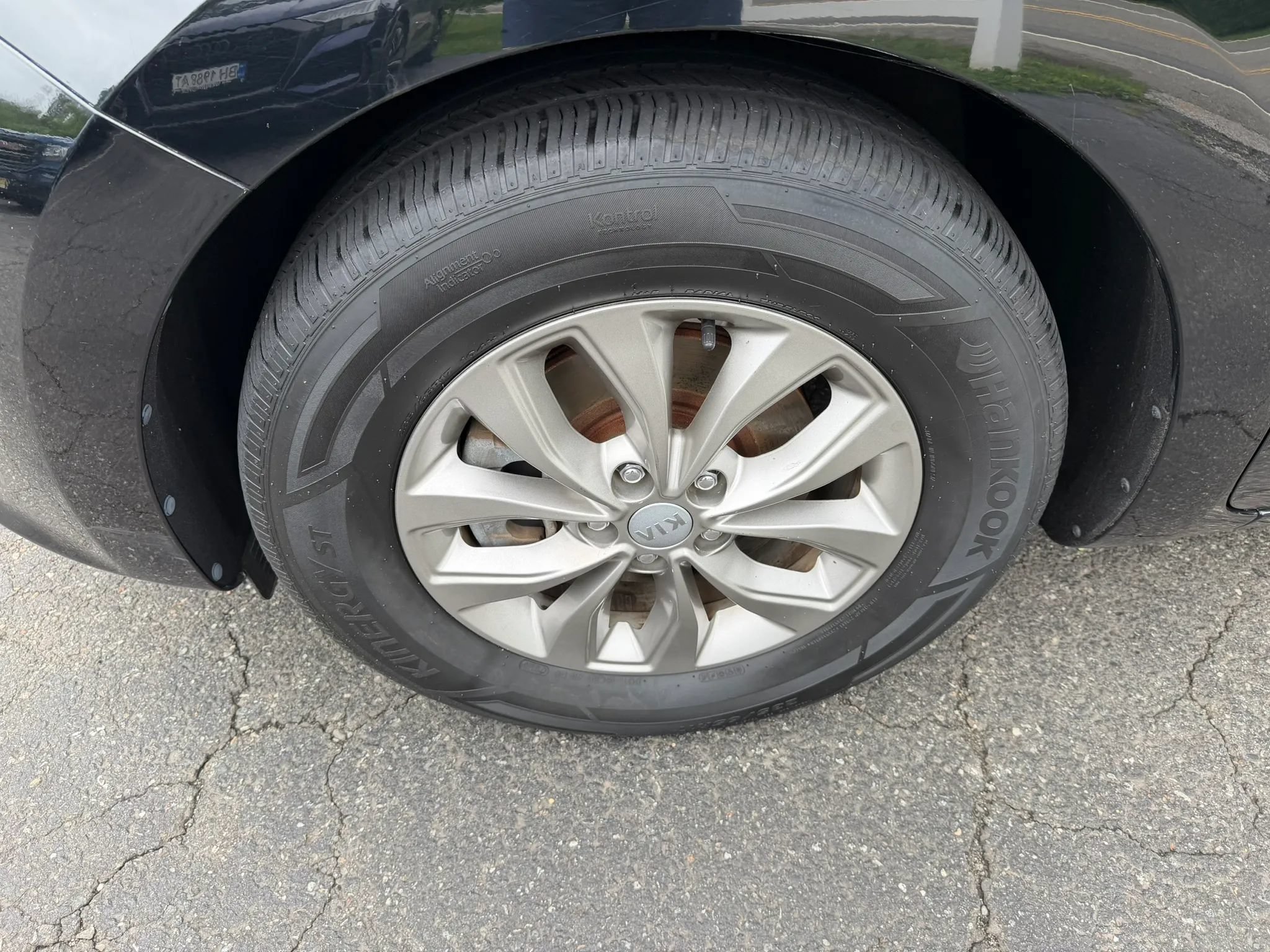Used 2019 Kia Sedona LX FWD image 9