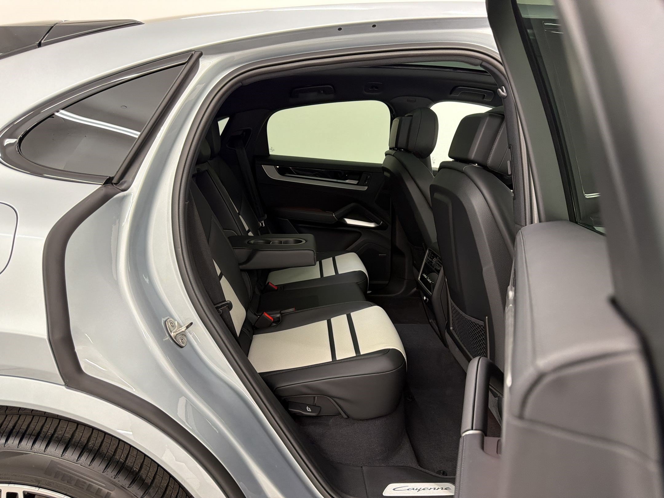 New 2026 Porsche Cayenne Coupe AWD/4WD image 29