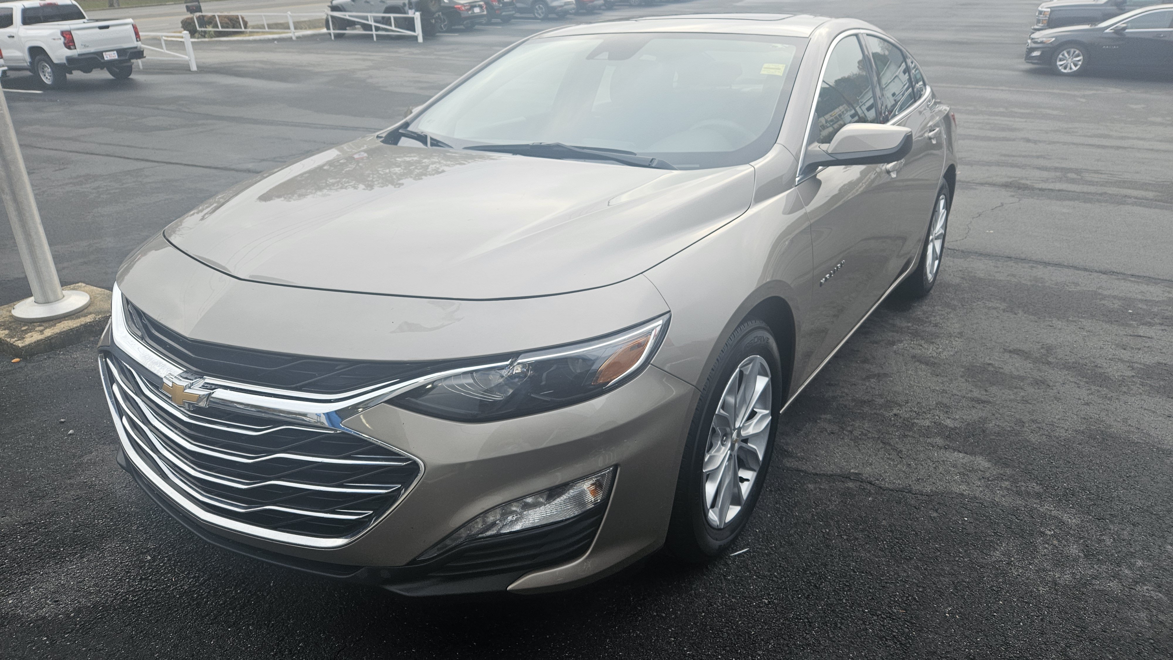 Used 2024 Chevrolet Malibu LT FWD image 4