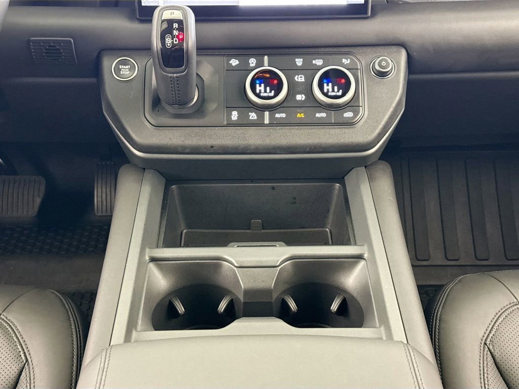 Used 2025 Land Rover Defender 110 S image 12