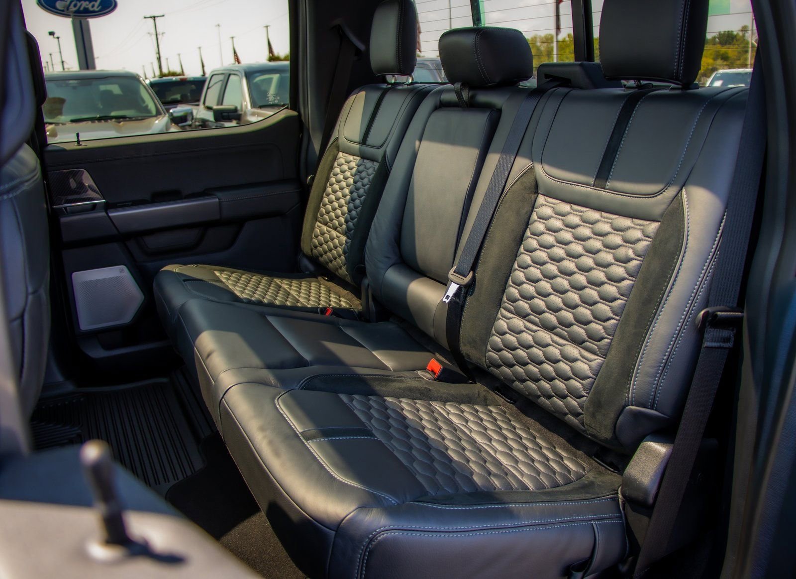 New 2025 Ford F150 Lariat w/ Equipment Group 502A High image 59