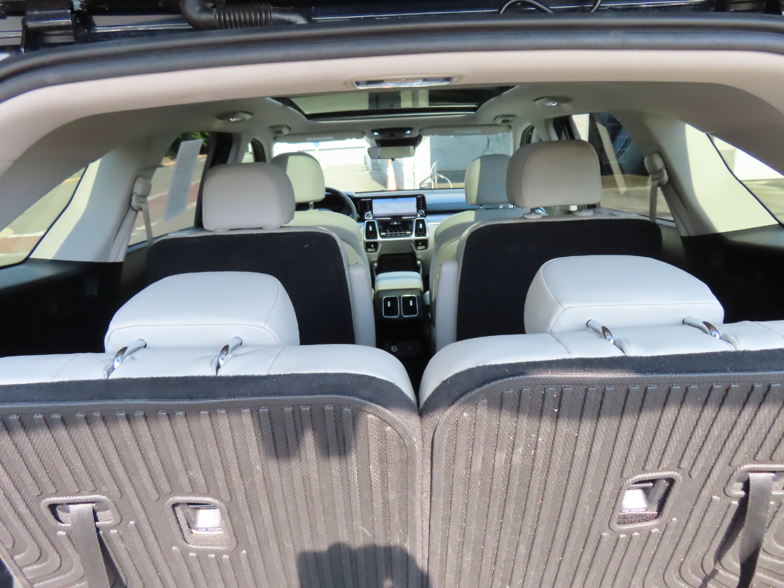 Used 2022 Kia Sorento EX w/ Panoramic Sunroof Package AWD/4WD image 36