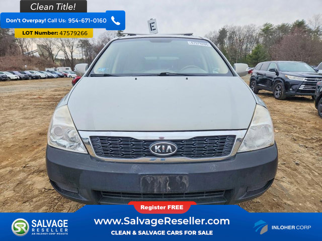 Used 2012 Kia Sedona LX image 7