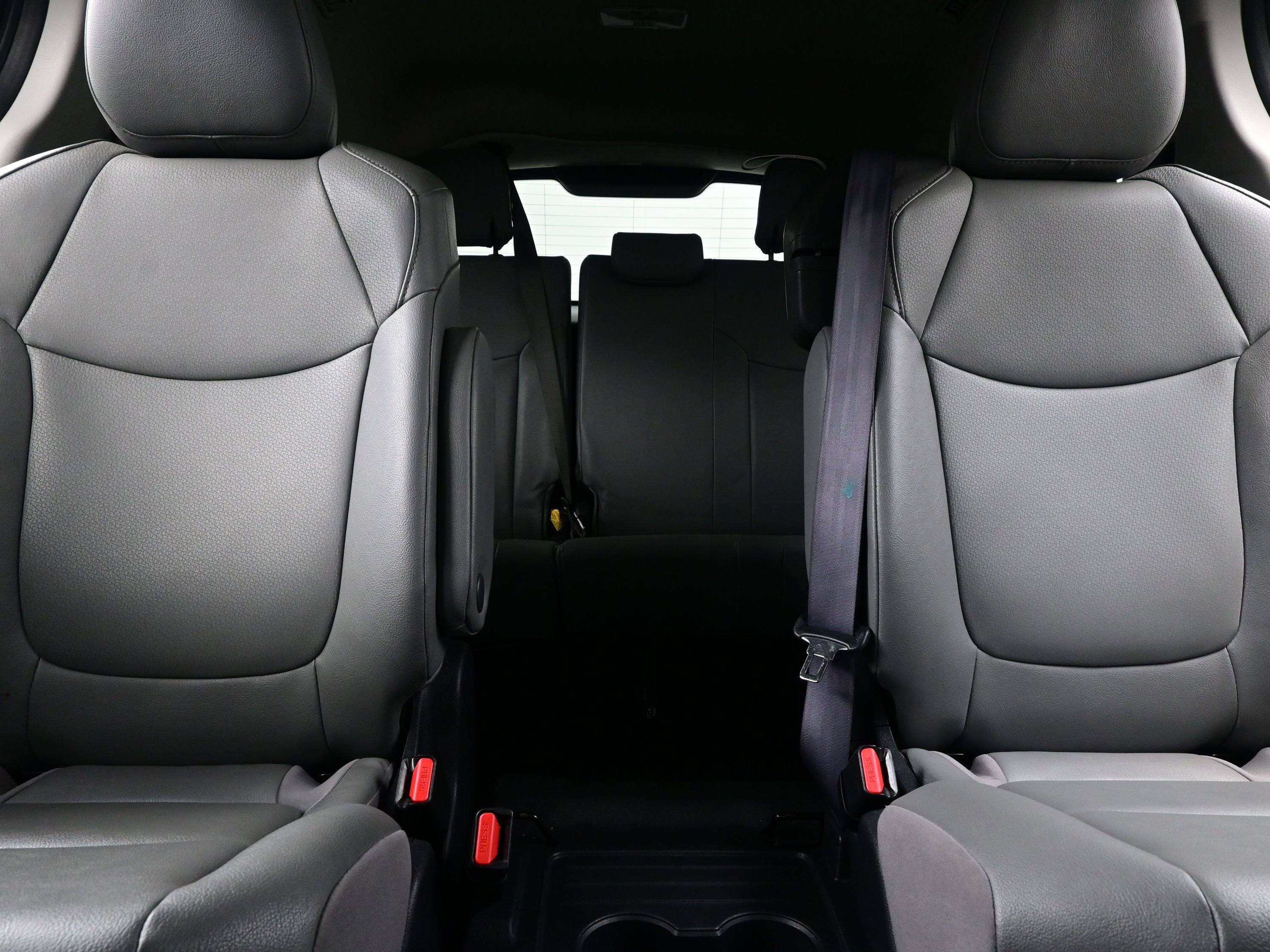 Used 2024 Toyota Sienna XLE image 16