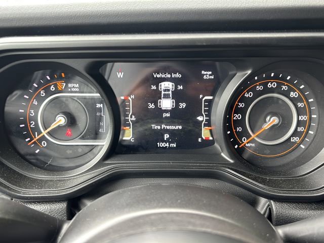 Certified 2025 Jeep Gladiator Rubicon w/ Convenience Group AWD/4WD image 17