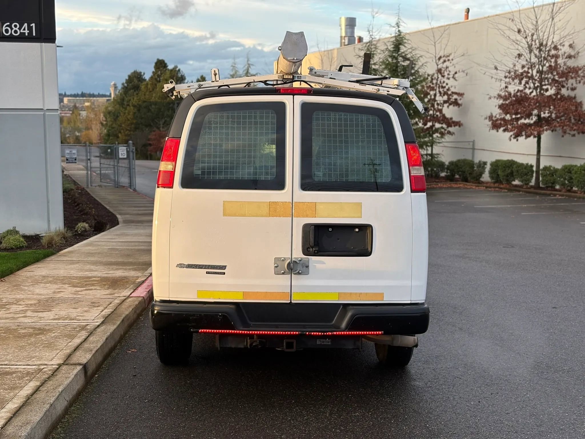 Used 2013 Chevrolet Express 2500 RWD image 5
