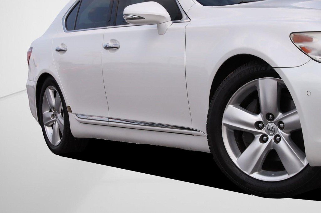 Used 2012 Lexus LS 460 w/ Comfort Pkg RWD image 3