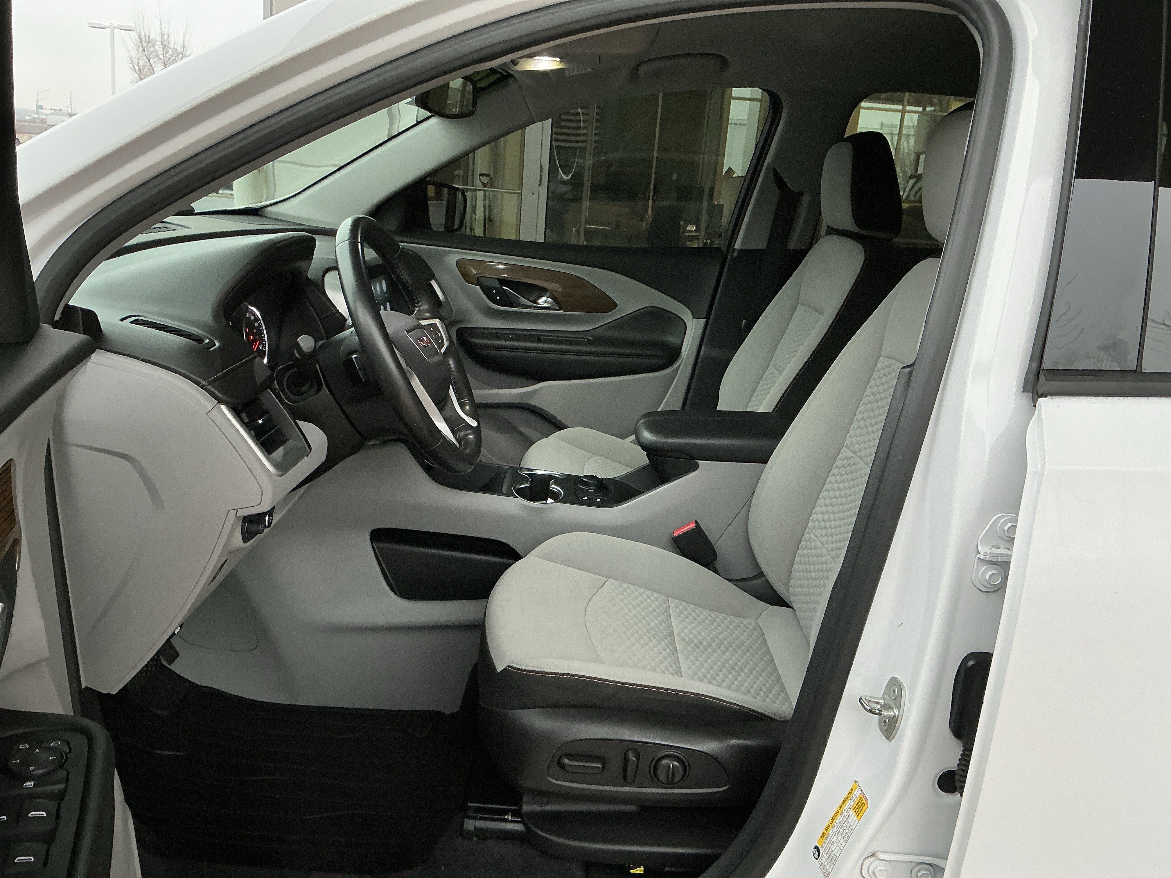 Used 2018 GMC Terrain SLE w/ Driver Convenience Package image 7