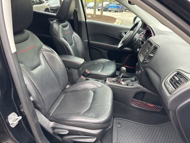Used 2018 Jeep Compass Trailhawk w/ Leather Interior Group AWD/4WD image 32