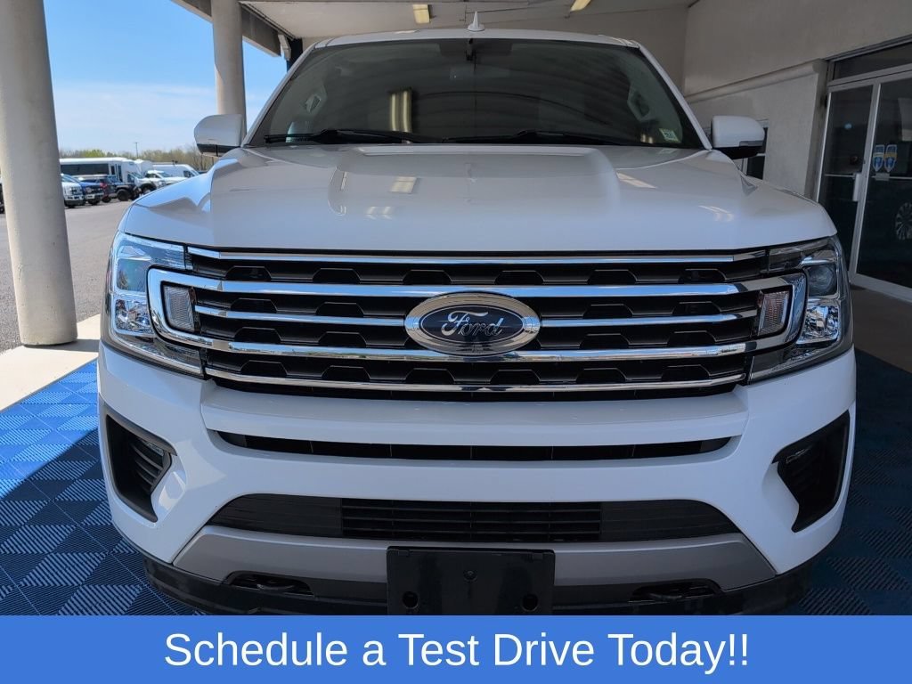 Used 2019 Ford Expedition XLT w/ Equipment Group 202A AWD/4WD image 2