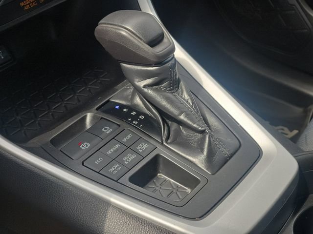 Used 2020 Toyota RAV4 XLE w/ All Weather Liner Package image 23