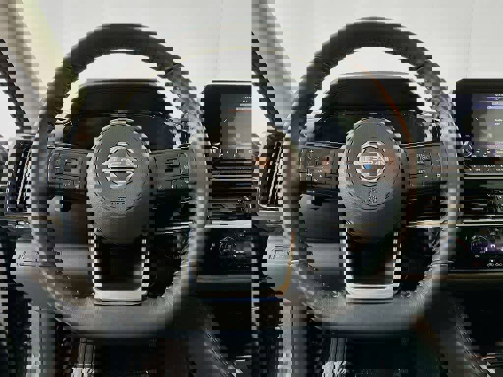 Used 2022 Nissan Pathfinder SV w/ SV Premium Package image 16