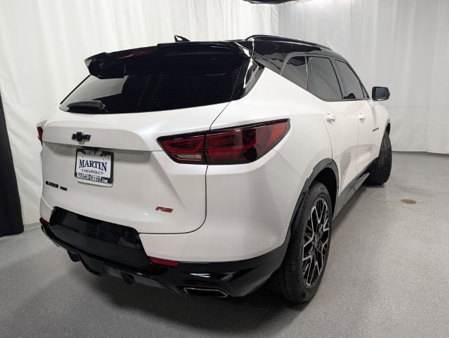 Certified 2024 Chevrolet Blazer RS w/ Driver Confidence II Package AWD/4WD image 3