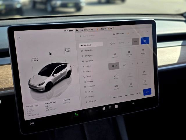 Used 2023 Tesla Model Y Long Range image 36