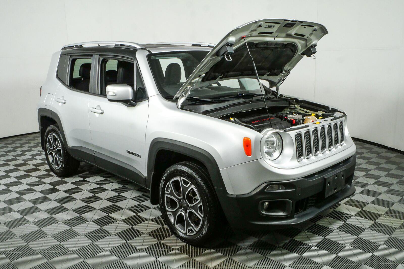 Used 2017 Jeep Renegade Limited AWD/4WD image 31