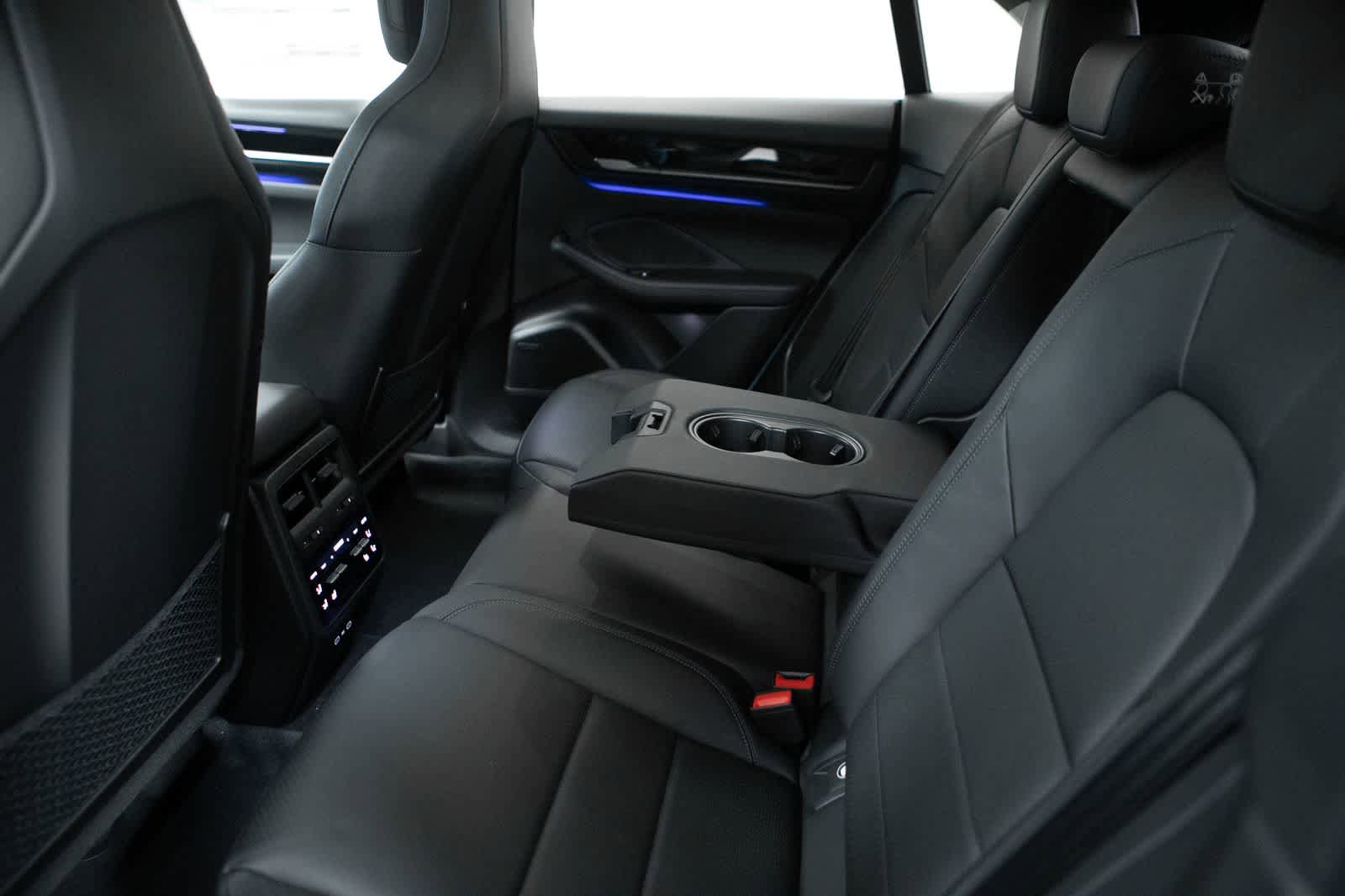 New 2026 Porsche Macan Electric RWD image 36