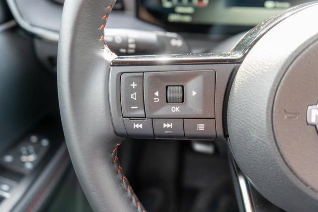 Certified 2025 Nissan Kicks SR image 23