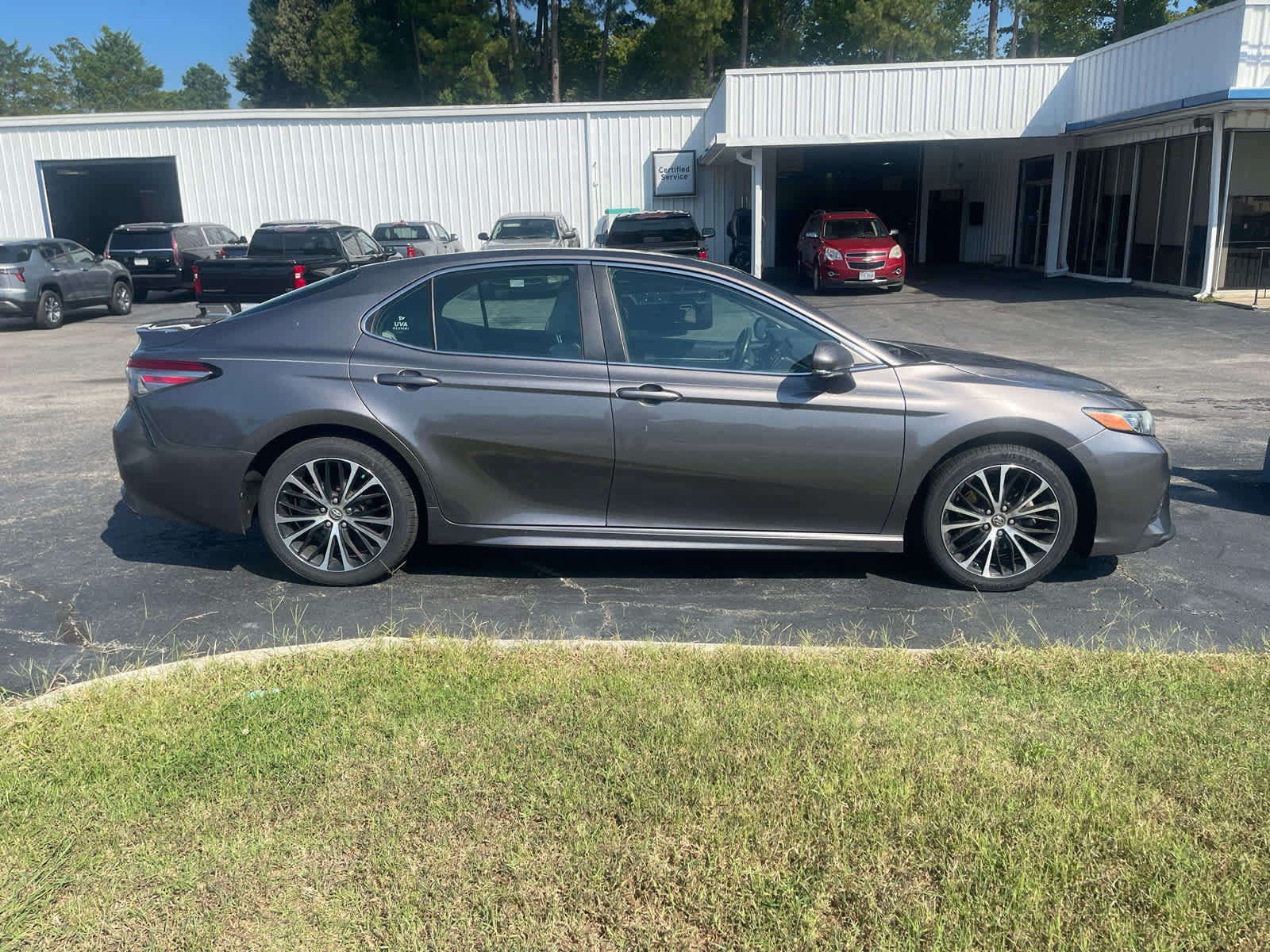 Used 2018 Toyota Camry SE w/ Convenience Package FWD image 7