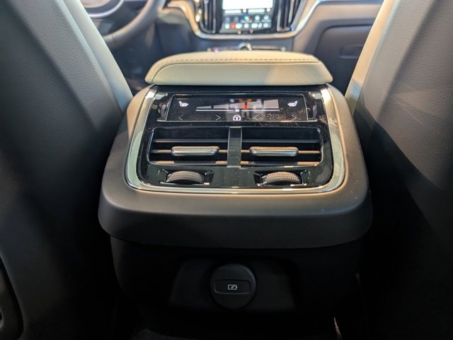 New 2026 Volvo V60 B5 Cross Country Ultra w/ Protection Package Premier image 26