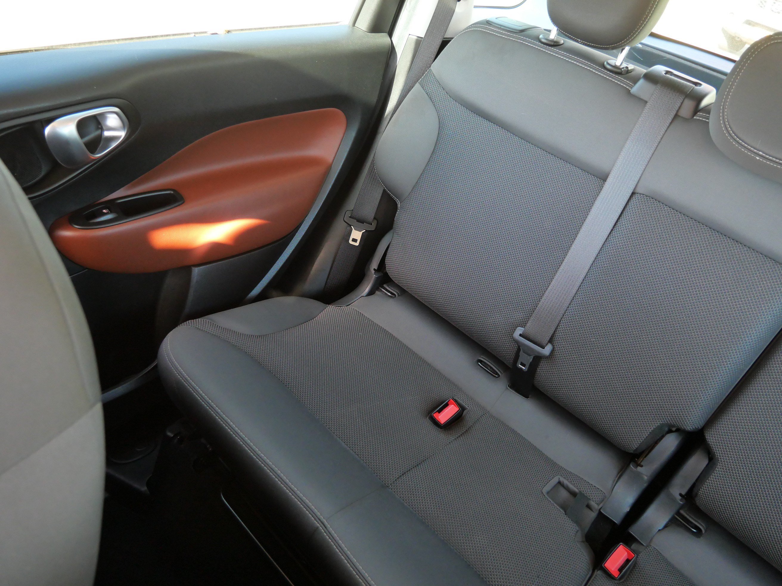 Used 2014 FIAT 500L Trekking FWD image 12