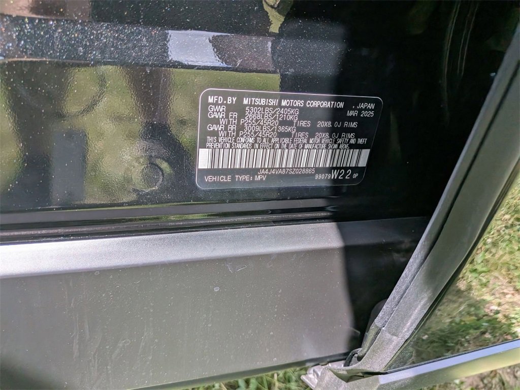 New 2025 Mitsubishi Outlander SE image 33