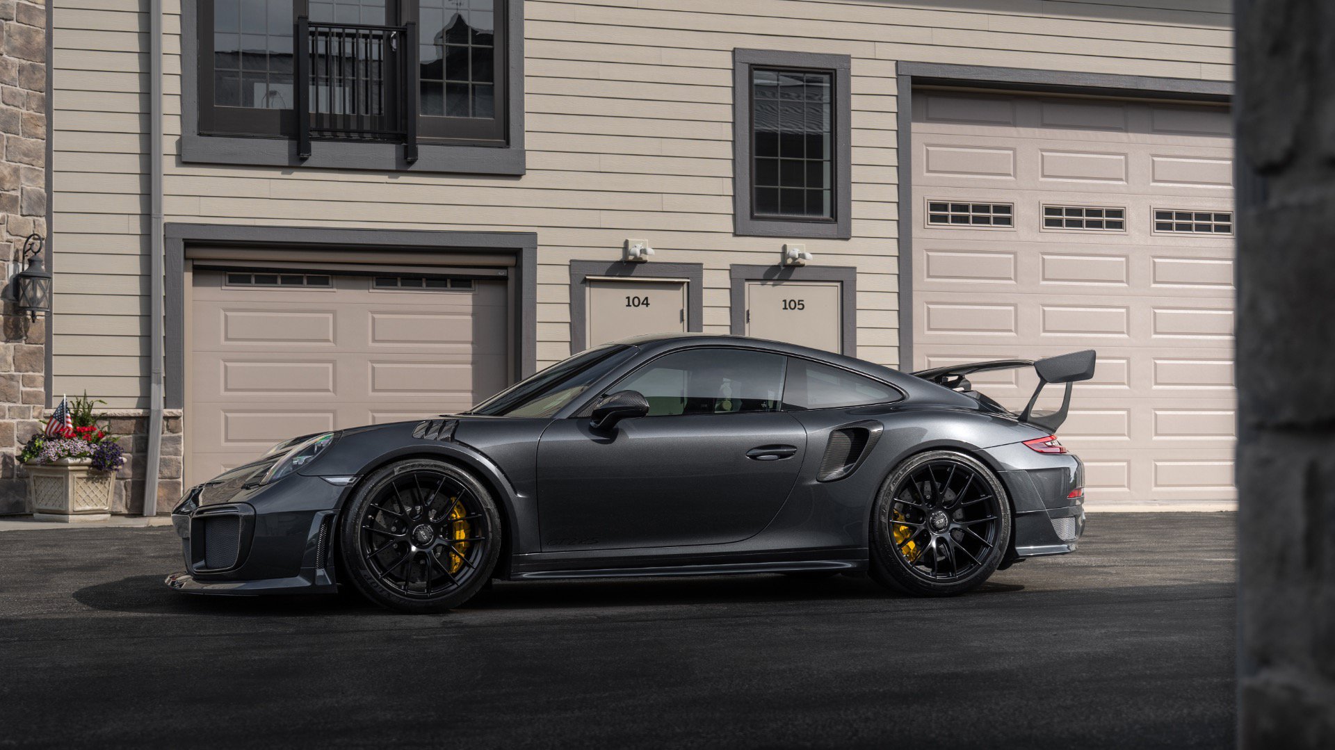 Used 2018 Porsche 911 GT2 RS RWD image 4