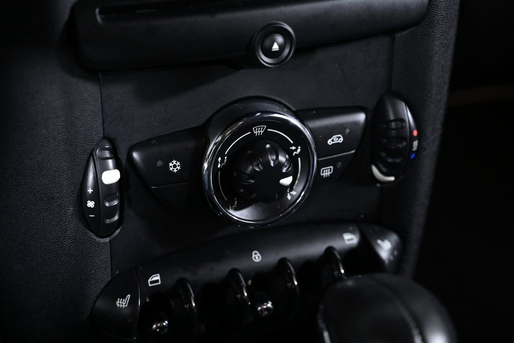 Used 2011 MINI Cooper Hardtop FWD image 18