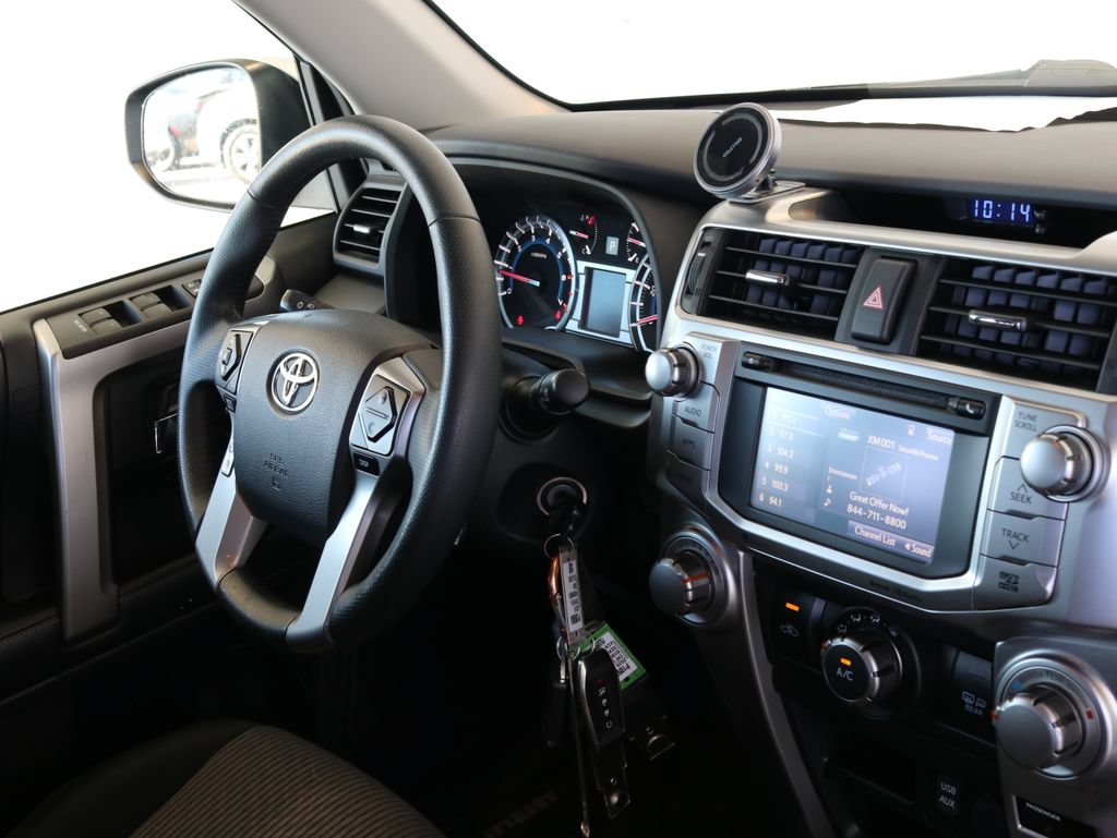 Used 2019 Toyota 4Runner SR5 AWD/4WD image 39