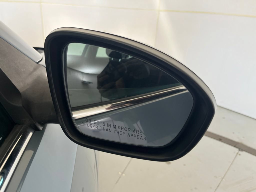 Used 2025 Nissan Sentra SR FWD image 46