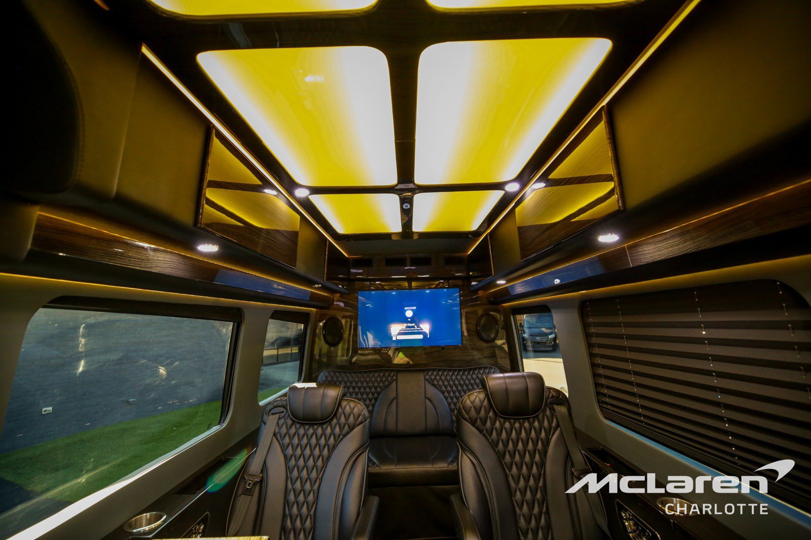 Used 2020 Mercedes-Benz Sprinter 3500 w/ Windows All Around Package image 18