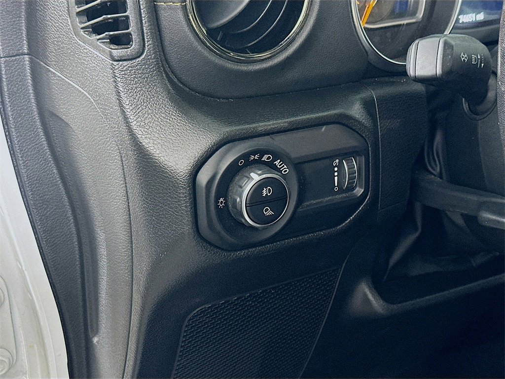 Used 2023 Jeep Gladiator Overland image 21