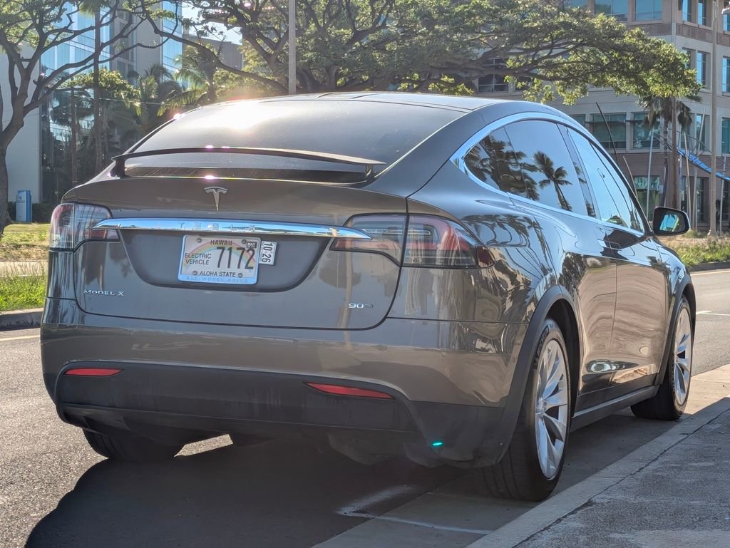 Used 2016 Tesla Model X 90D AWD/4WD image 5