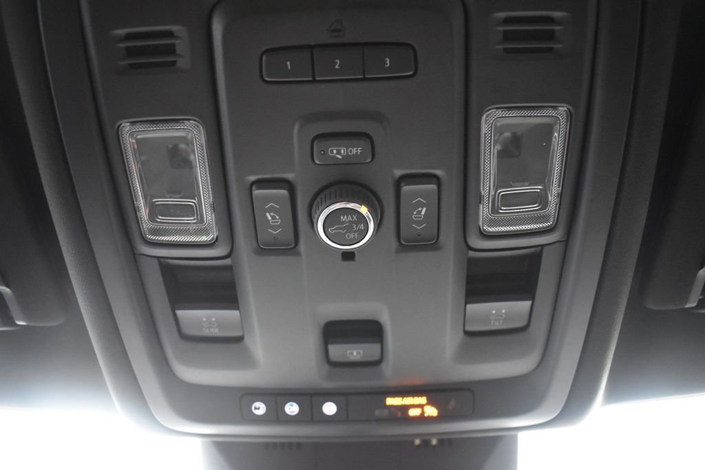 Used 2022 Cadillac Escalade Premium Luxury AWD/4WD image 25