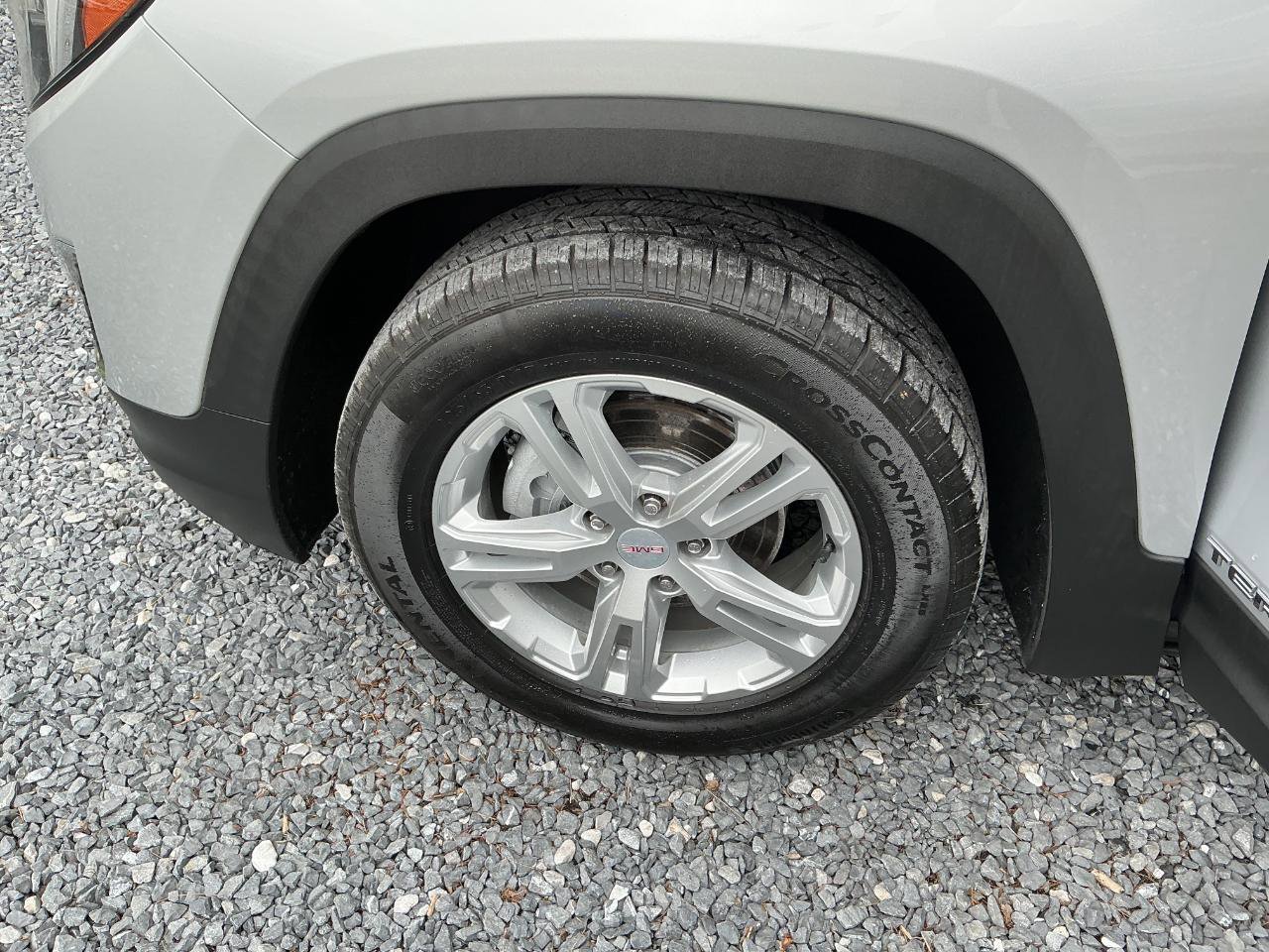 Used 2019 GMC Terrain SLE w/ Driver Convenience Package FWD image 26