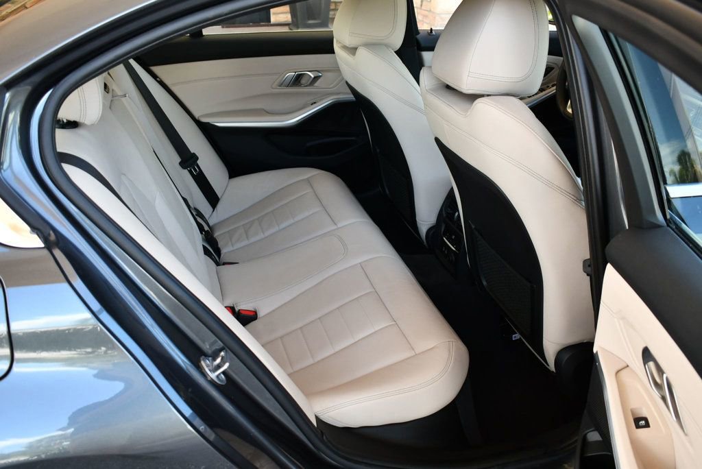 Used 2020 BMW 330i Sedan w/ Premium Package image 18