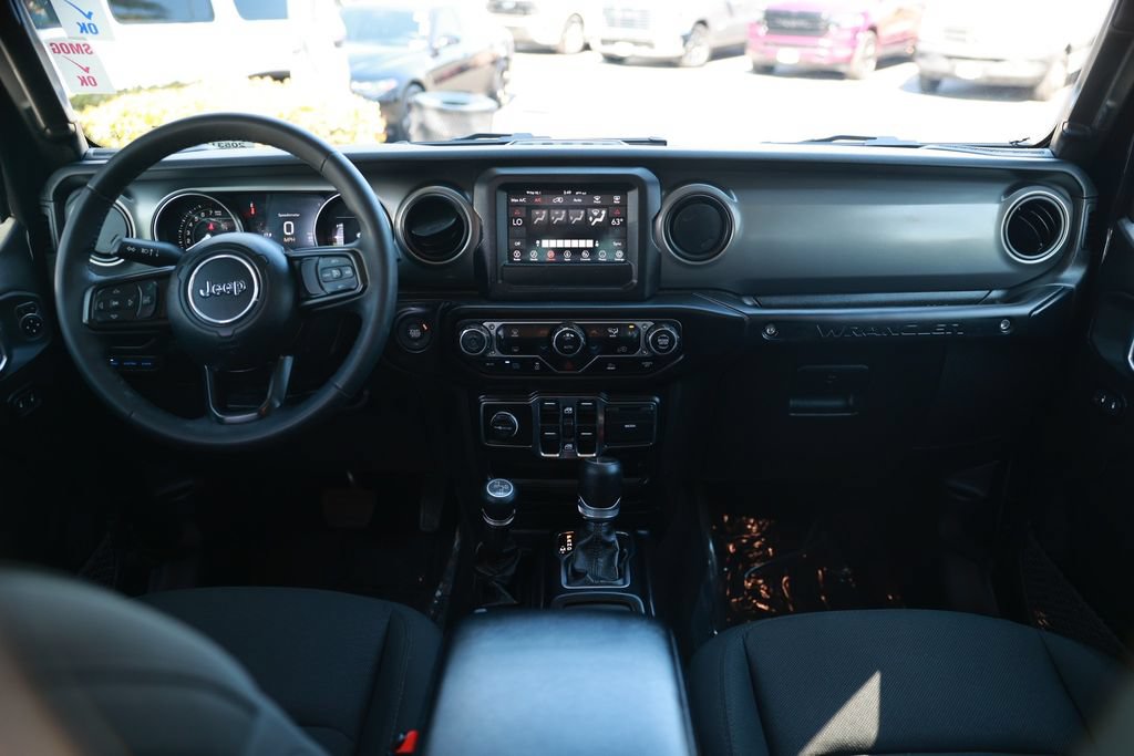 Used 2023 Jeep Wrangler Unlimited AWD/4WD image 25