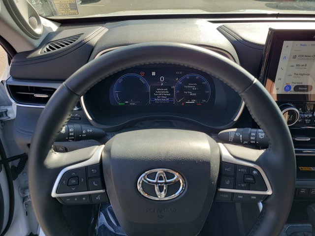 Used 2025 Toyota Highlander Limited image 24