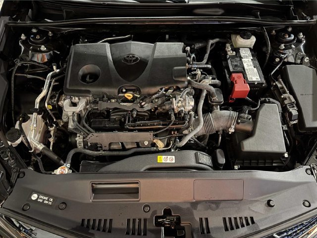Used 2022 Toyota Camry SE w/ Cold Weather Package FWD image 26