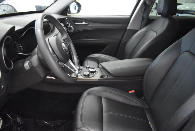 Used 2018 Alfa Romeo Stelvio Ti AWD/4WD image 22