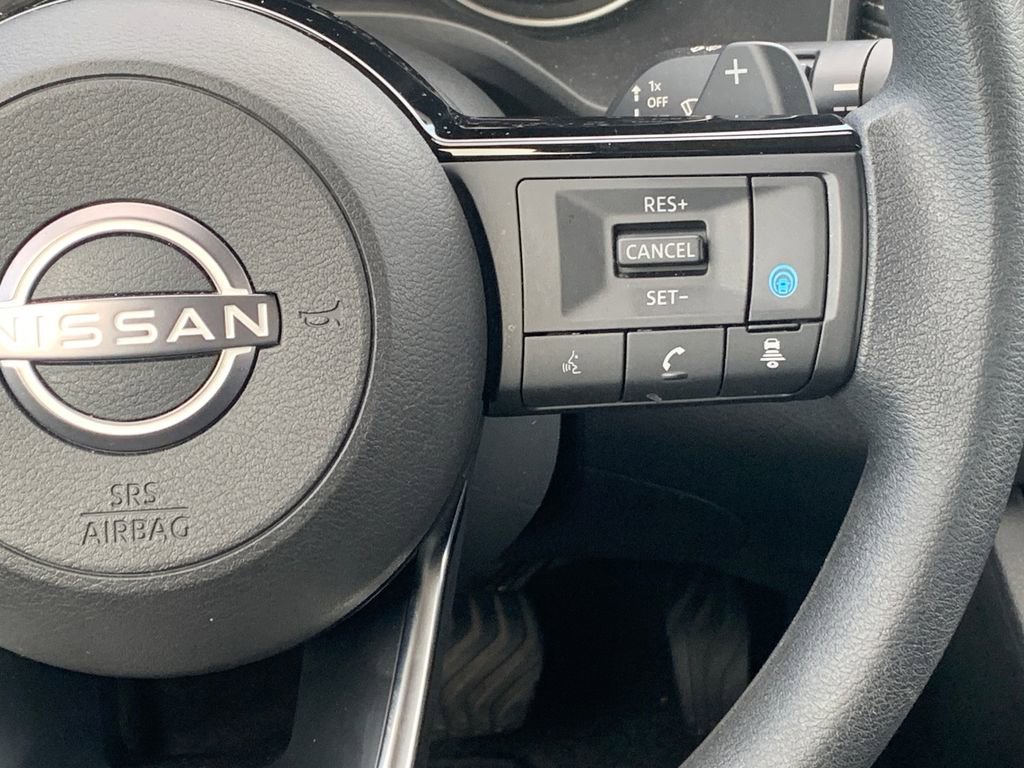 Used 2023 Nissan Rogue SV image 14