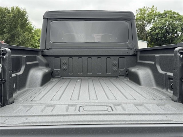 New 2025 Jeep Gladiator Sport image 16