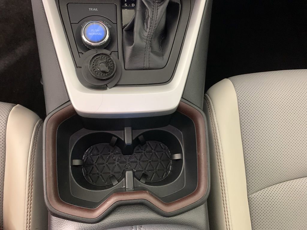 Used 2022 Toyota RAV4 Limited image 27