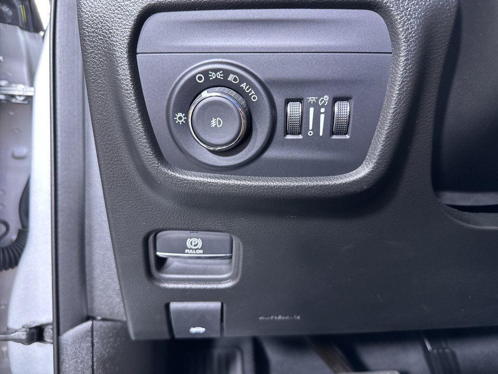 Used 2024 Jeep Grand Cherokee L Summit AWD/4WD image 31