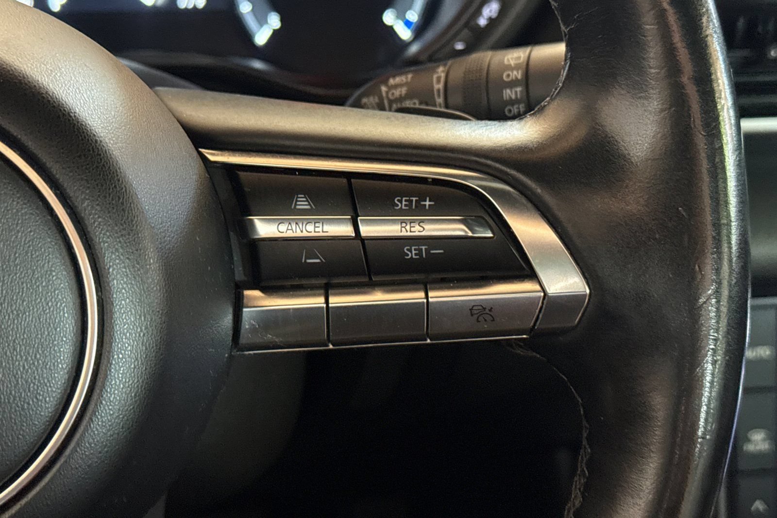 Used 2022 MAZDA MX-30 Electric w/ Premium Plus Pkg FWD image 32