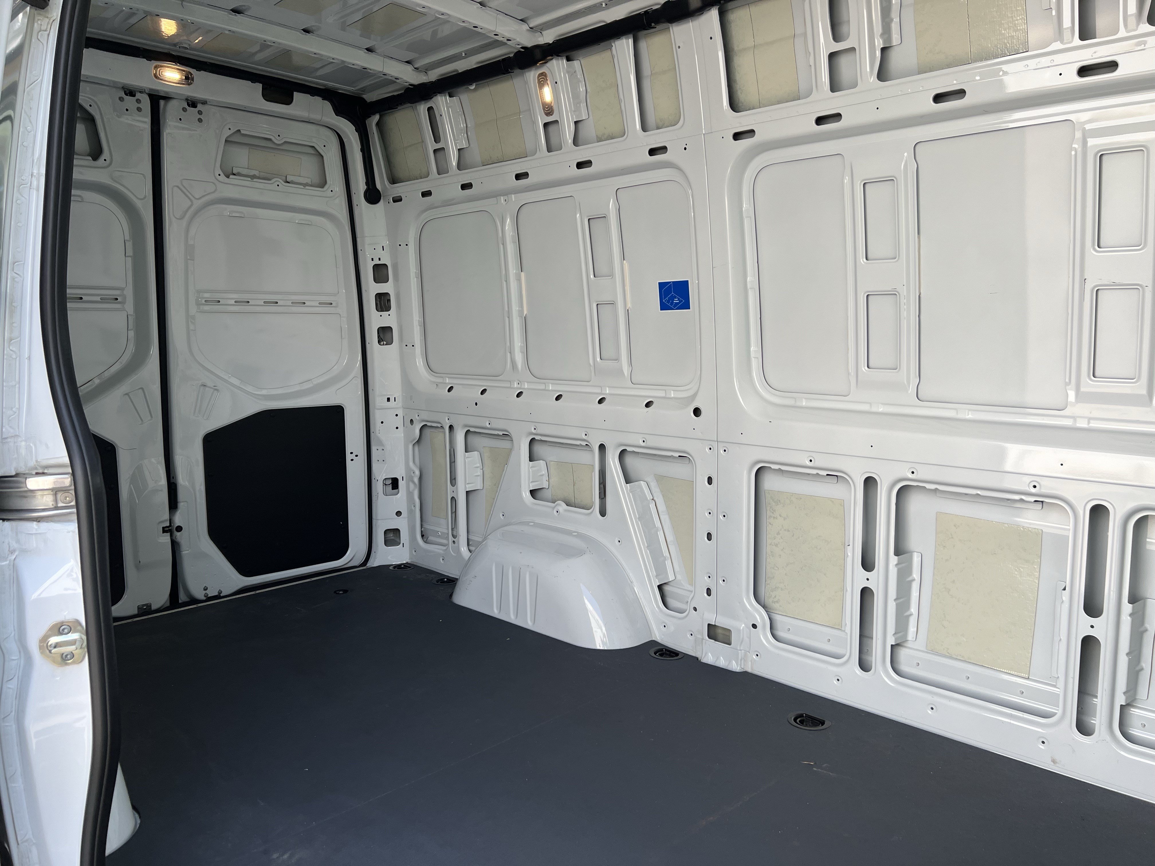Used 2022 Mercedes-Benz Sprinter 2500 image 33