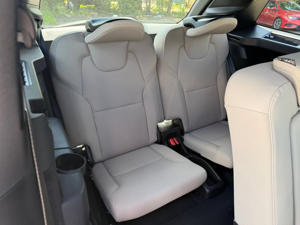 New 2026 Volvo XC90 T8 Plus AWD/4WD image 13