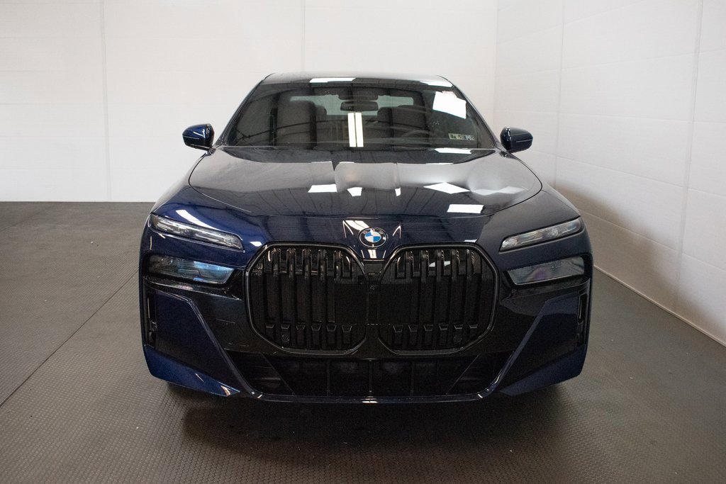 New 2026 BMW 760i xDrive w/ Executive Package image 2